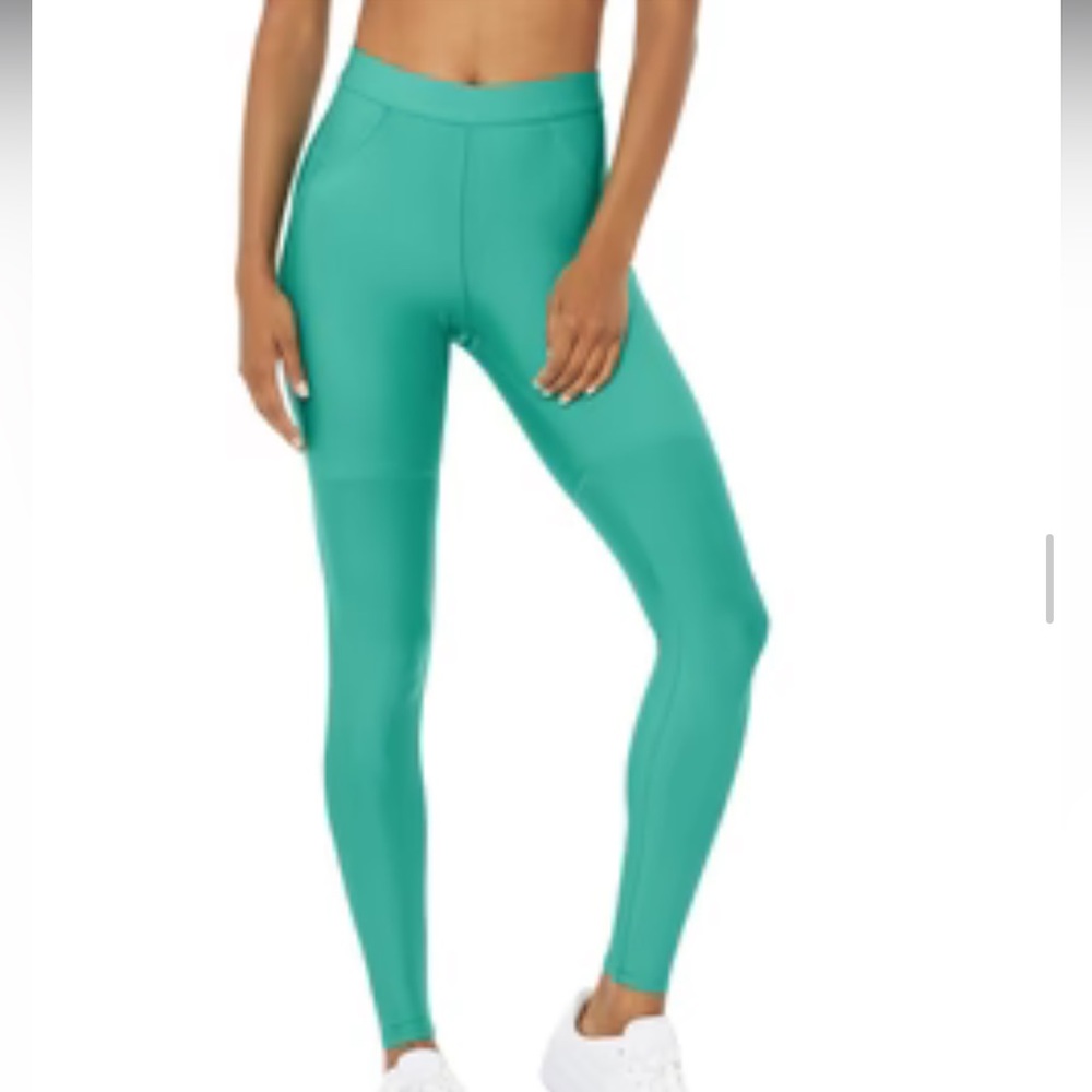 Alo Yoga Utility Leggings pockets